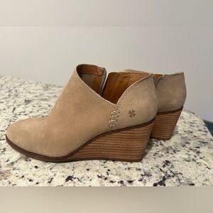 Beautiful Lucky Brand boots… excellent condition